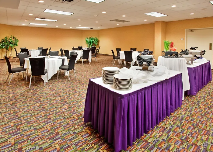 Holiday Inn At The Campus By Ihg