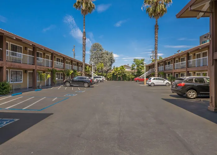 Surestay Plus Hotel By Best Western Mountain View
