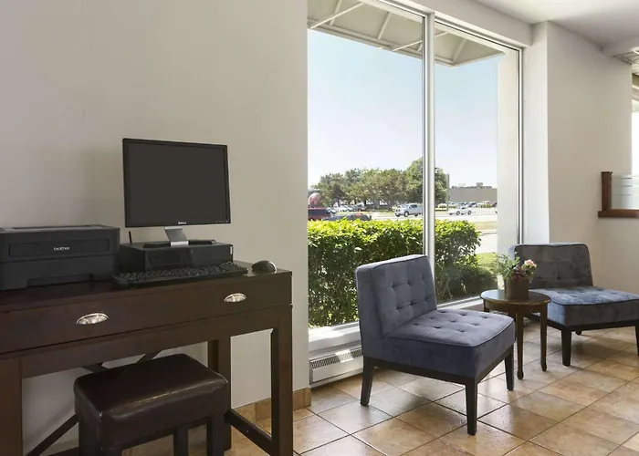 Days Inn By Wyndham London