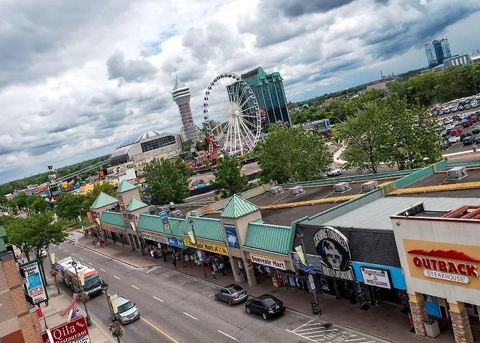 Howard Johnson Plaza By Wyndham By The Falls Niagara Falls