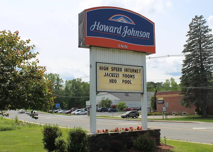 Howard Johnson By Wyndham Lenox