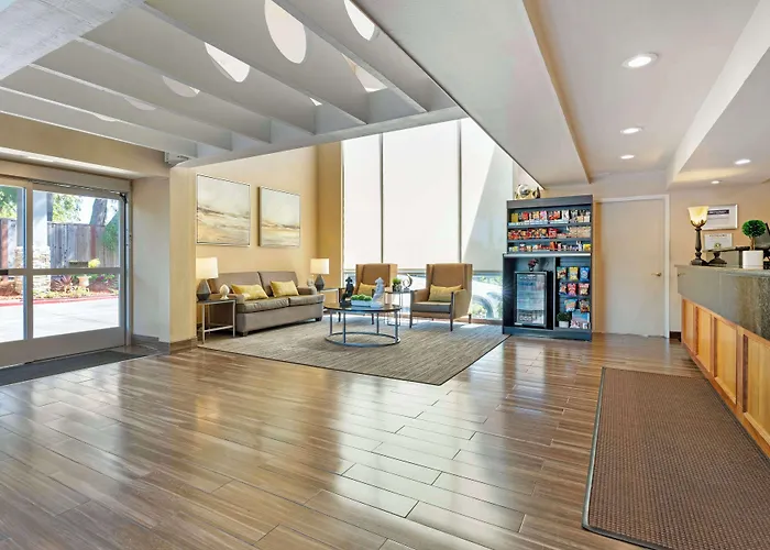 Best Western Plus Heritage Inn