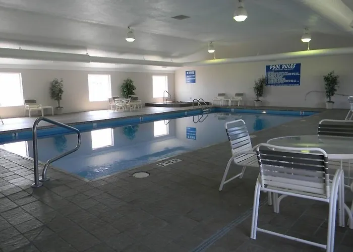 Boarders Inn & Suites By Cobblestone Hotels - Munising