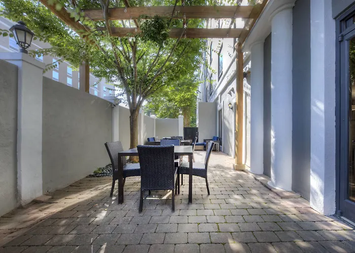 Courtyard Raleigh Crabtree Valley