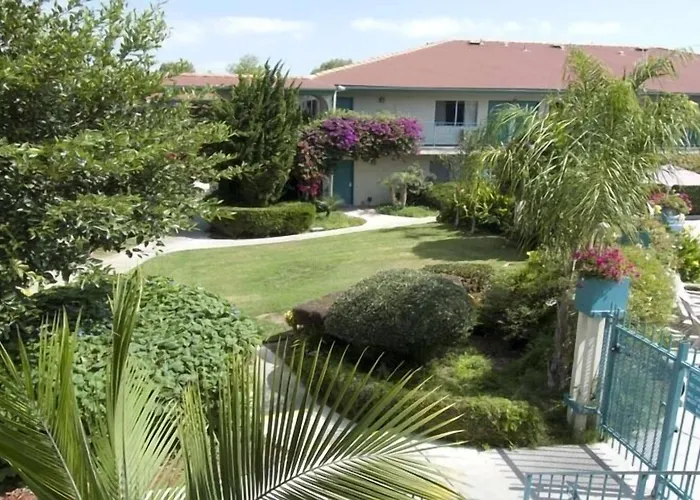 California Suites Hotel