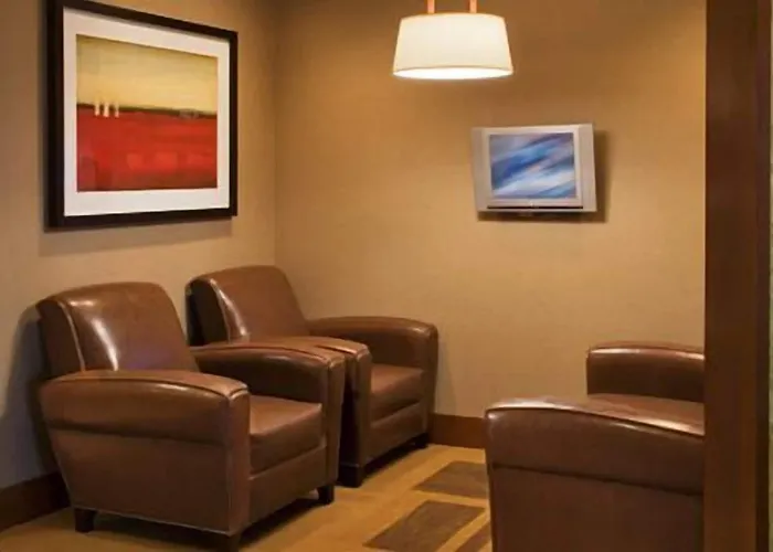 Comfort Suites Milwaukee West