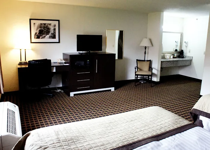 Baymont By Wyndham Green Bay