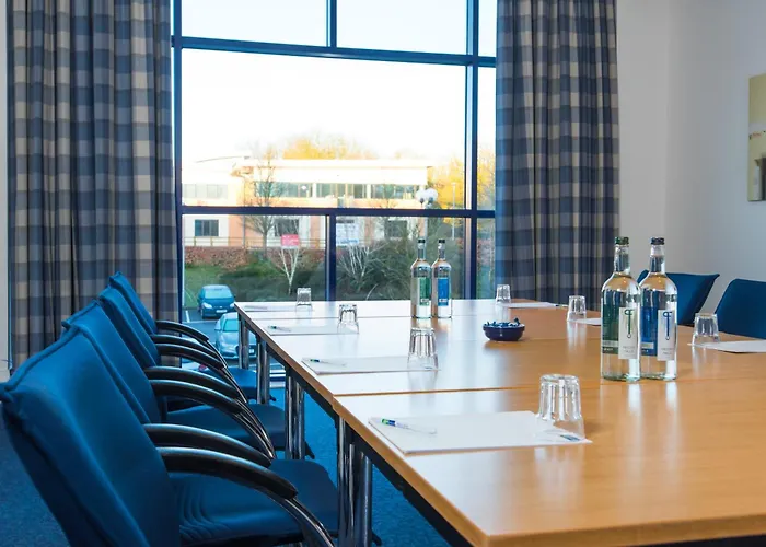 Holiday Inn Express Newport By Ihg