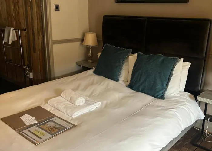 The George Hotel