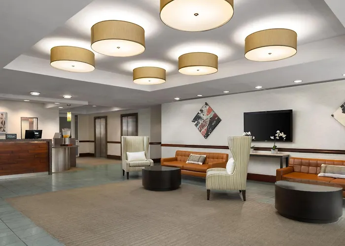 Doubletree By Hilton Hotel Boston Bayside