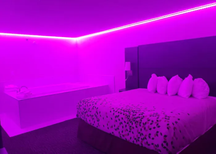 Chicago Club Inn & Suite