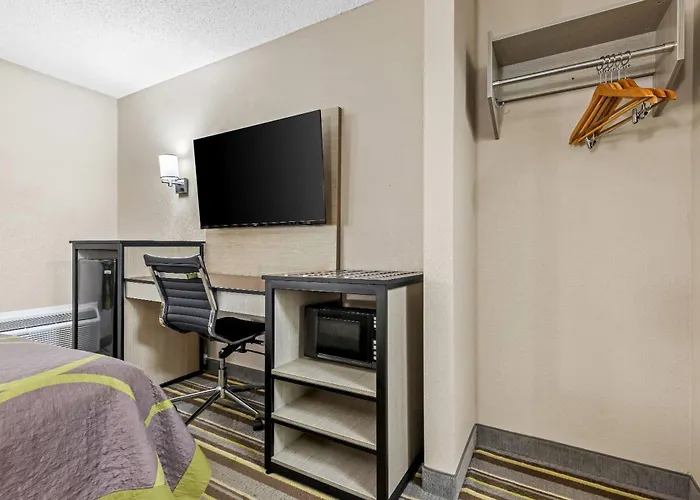 Super 8 By Wyndham Athens