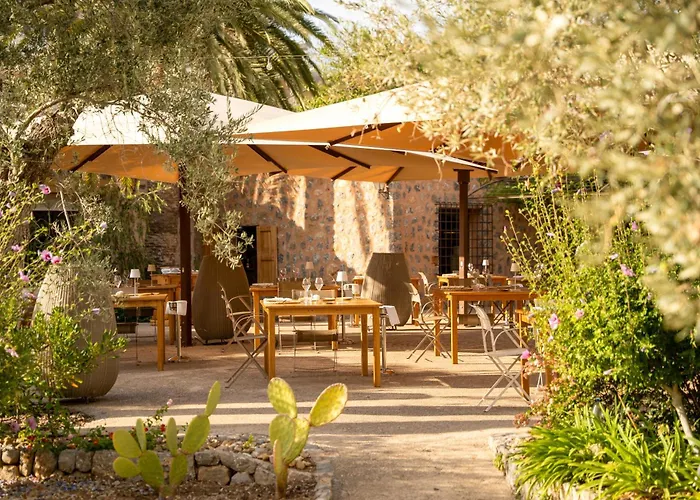 Hotel Es Port