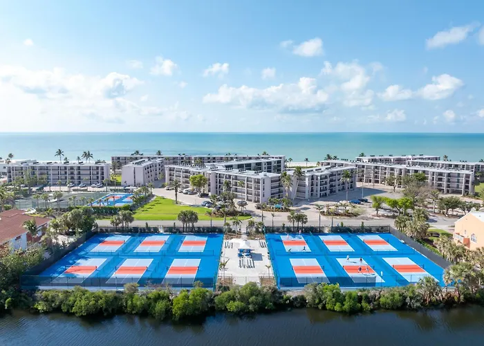 Sundial Beach Resort&Spa