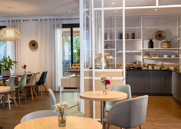 Hotel Paris Louis Blanc
