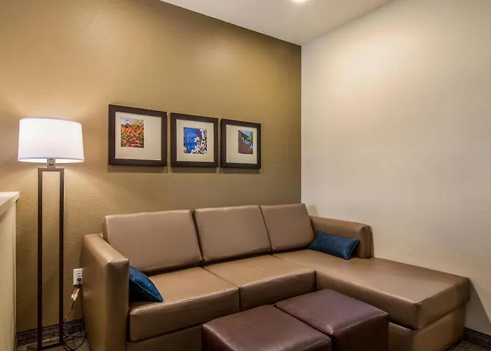 Comfort Suites Brunswick Town Center