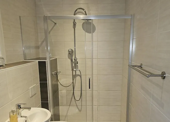 Hotel Sonnenschein --Nur für Geschäftsreisende--