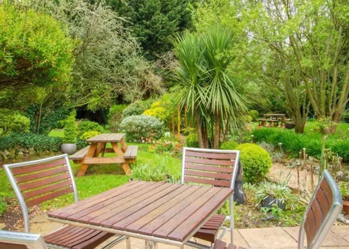 The Prince Of Wales Hotel Berkeley By Bellevilla, A38 M5
