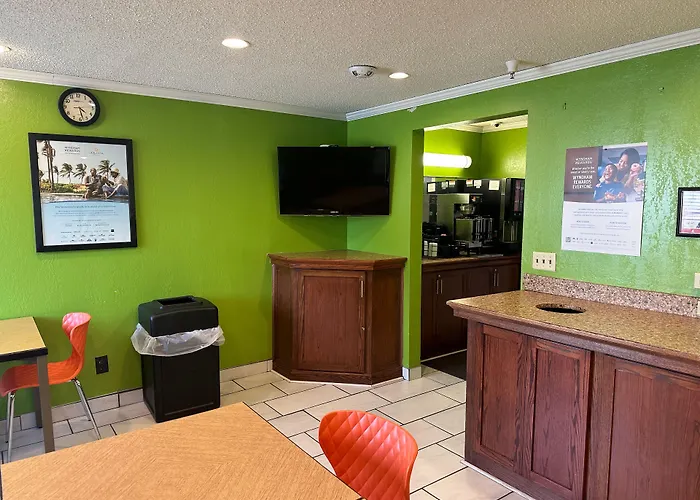 La Quinta Inn By Wyndham Omaha Southwest
