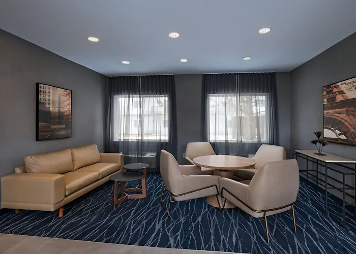 Fairfield Inn & Suites Kansas City Airport