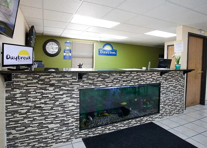 Days Inn By Wyndham Park City Kansas