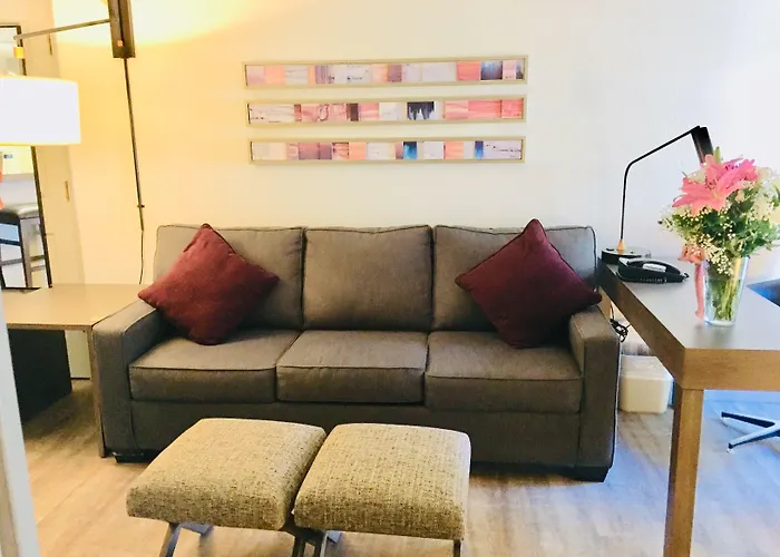 Windmill Suites Surprise - Phoenix, An Ascend Collection Hotel