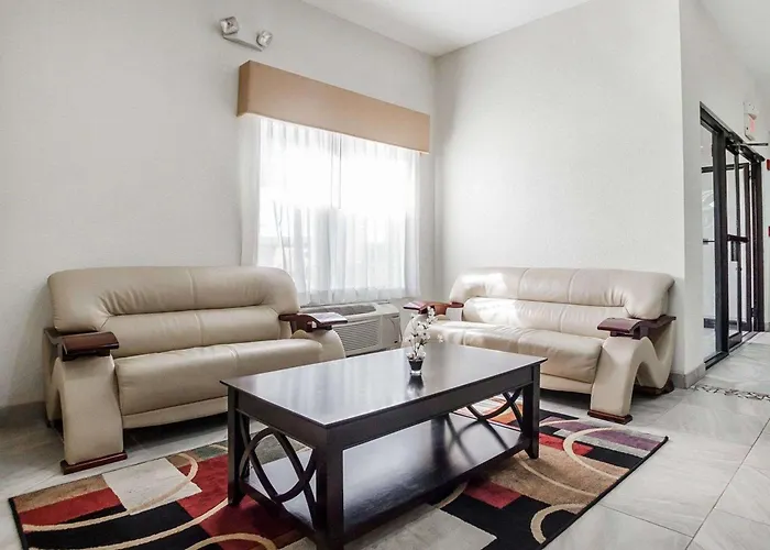 Quality Inn & Suites Altoona - Des Moines