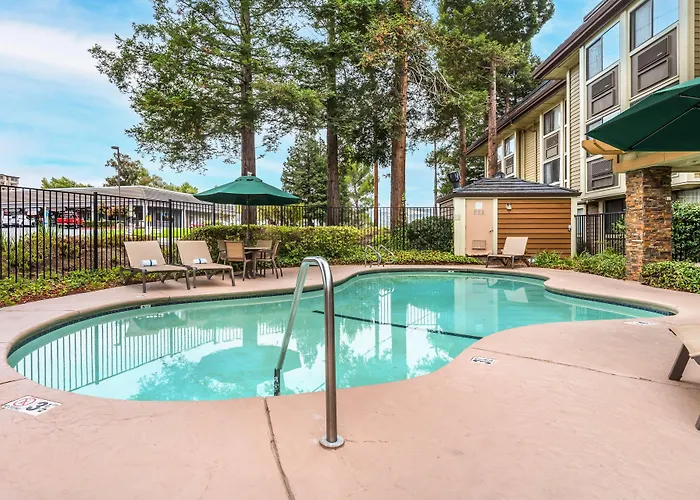 Best Western John Muir Inn