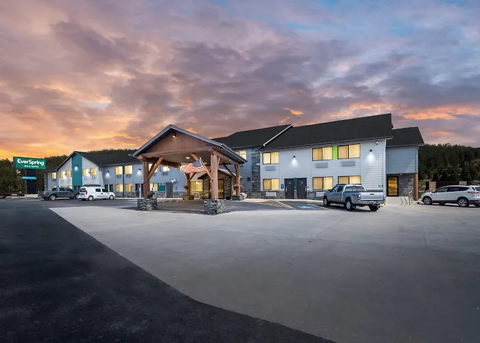 Everspring Inn & Suites
