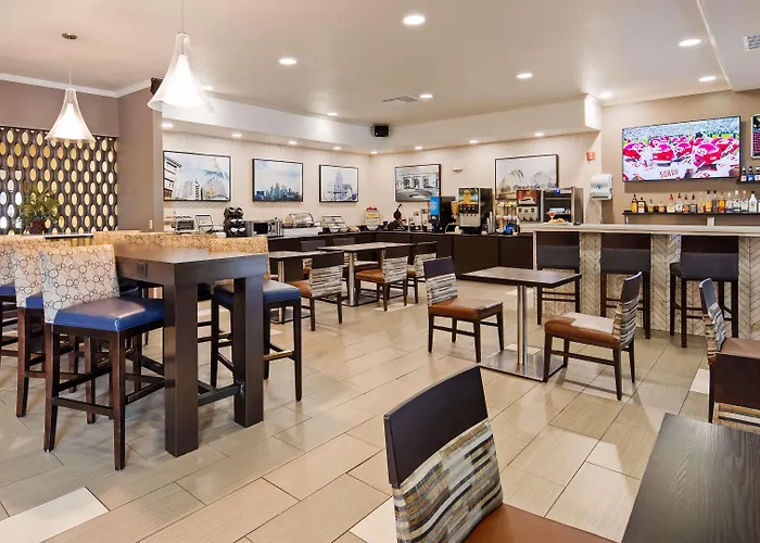 Best Western Plus Kansas City Airport - Kci East