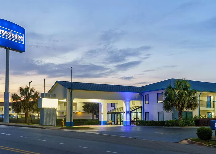 Travelodge By Wyndham Montgomery East