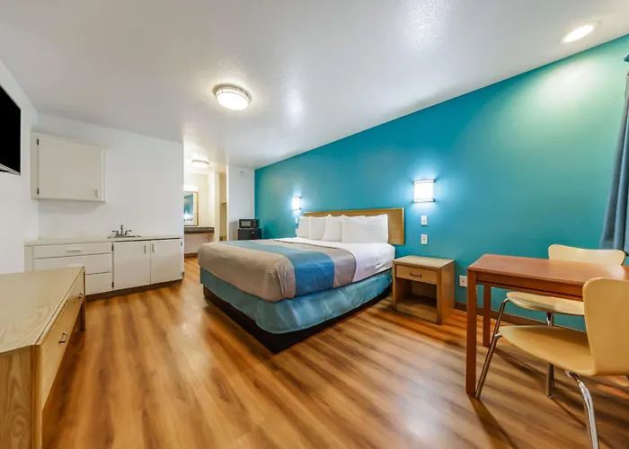 Motel 6-Canby, Or