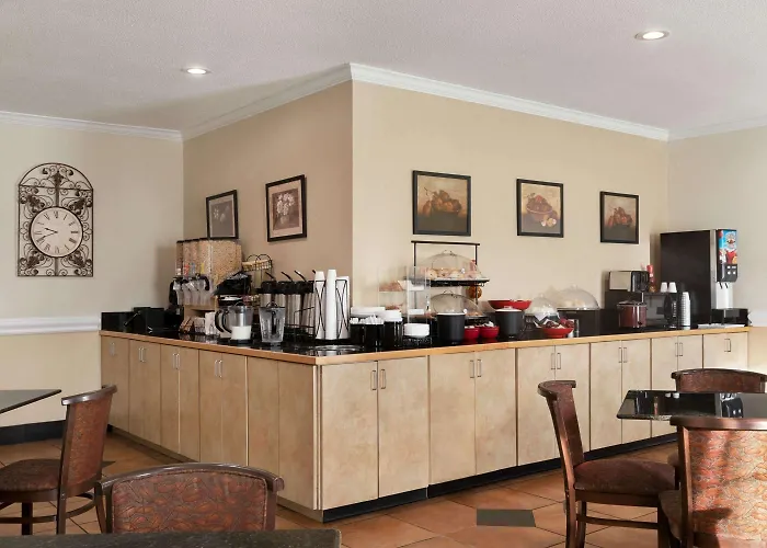 Ramada By Wyndham Elizabethtown