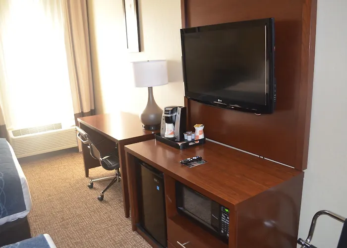 Comfort Inn & Suites Junction City - Near Fort Riley