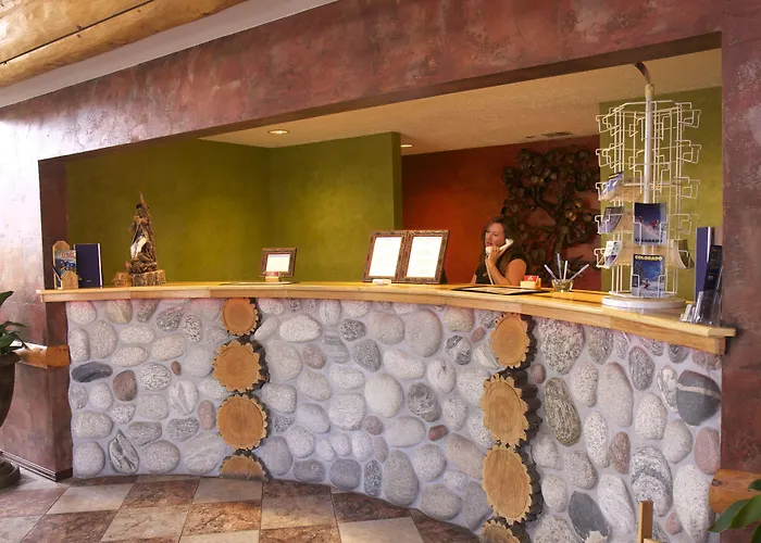 Gateway Inn And Suites