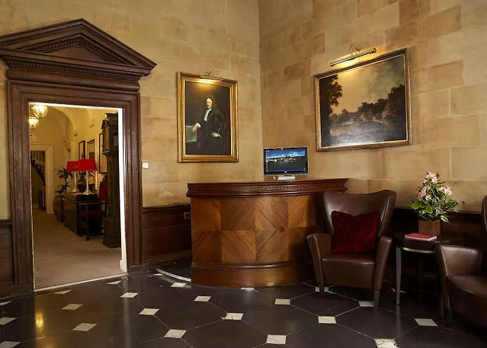 Sir Christopher Wren Hotel