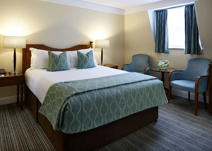 Sir Christopher Wren Hotel