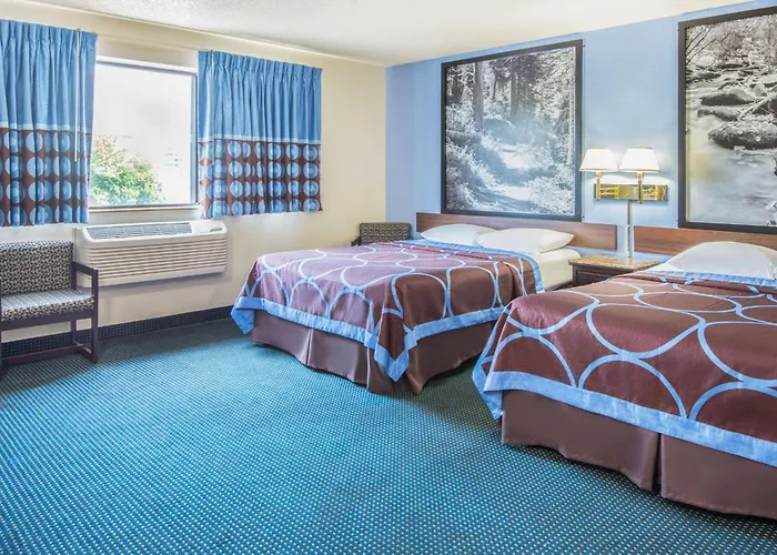 Super 8 By Wyndham New Castle