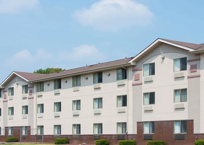 Super 8 By Wyndham New Castle
