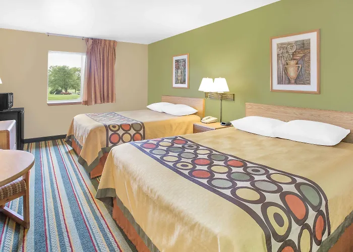 Super 8 By Wyndham East Moline