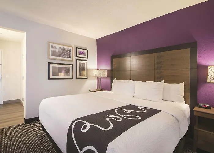 La Quinta By Wyndham Hartford Bradley Airport