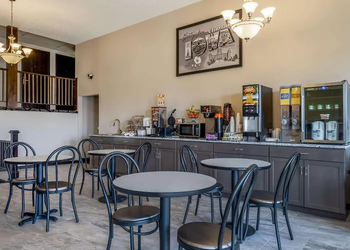 Super 8 By Wyndham Clinton