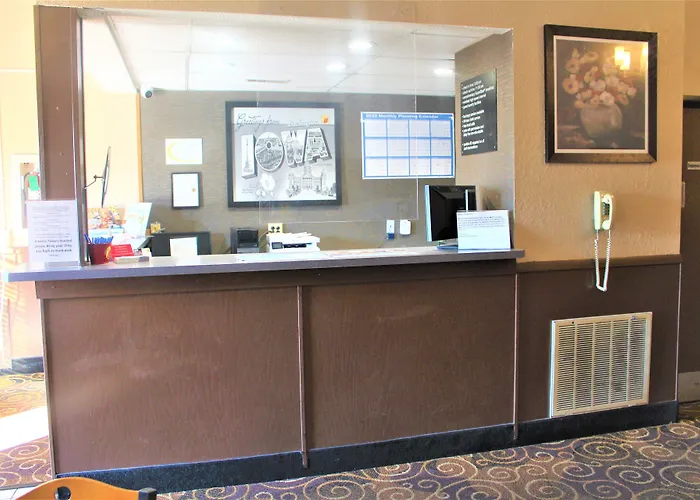 Super 8 By Wyndham Burlington Hotel