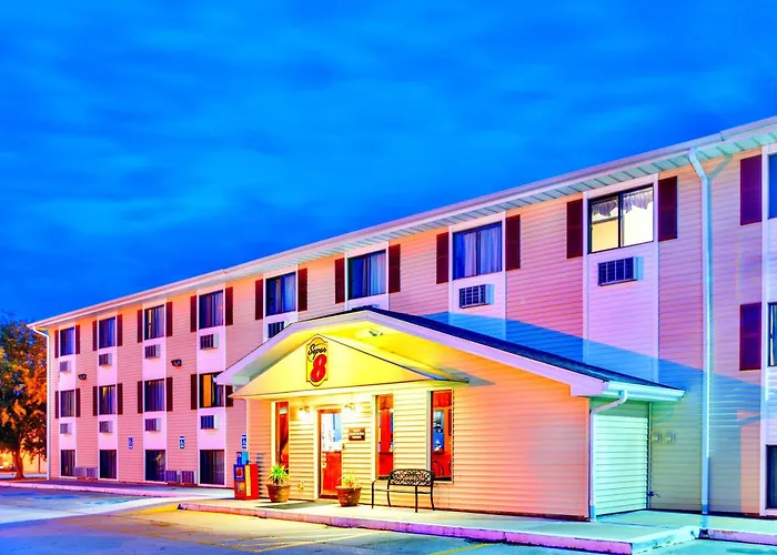 Super 8 By Wyndham Burlington Hotel