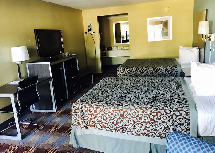 Days Inn By Wyndham San Antonio Near Fiesta Park