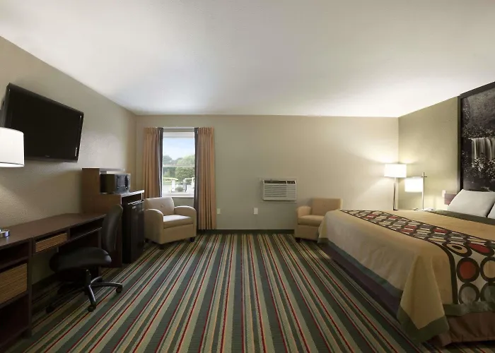 Super 8 By Wyndham Tuscola
