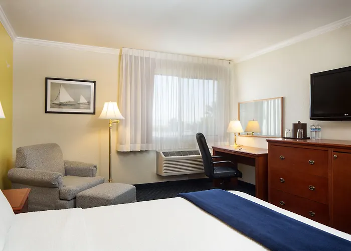 The Marina Inn On San Francisco Bay