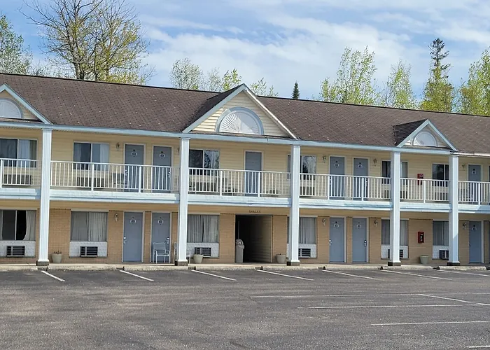 Thunderbird Inn Of Mackinaw City