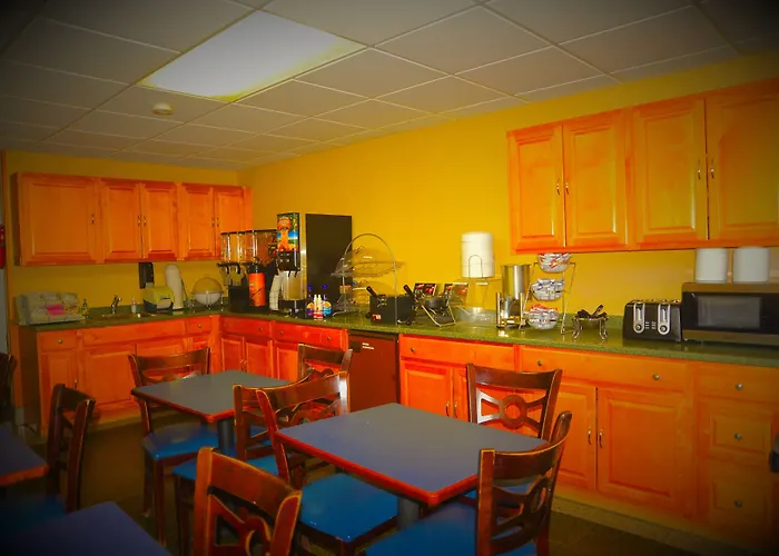 Howard Johnson By Wyndham Gillette