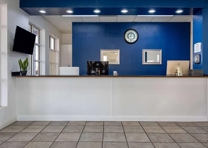 Baymont By Wyndham Marianna Hotel
